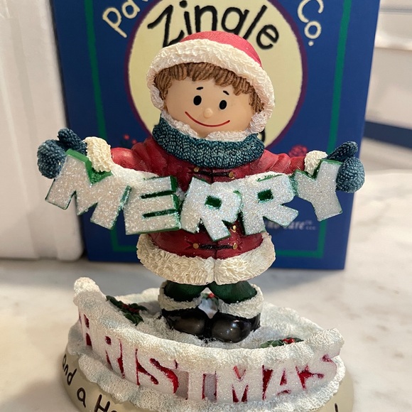 Zingle Berry Merry Christmas Happy New Year Figurine - Picture 10 of 10